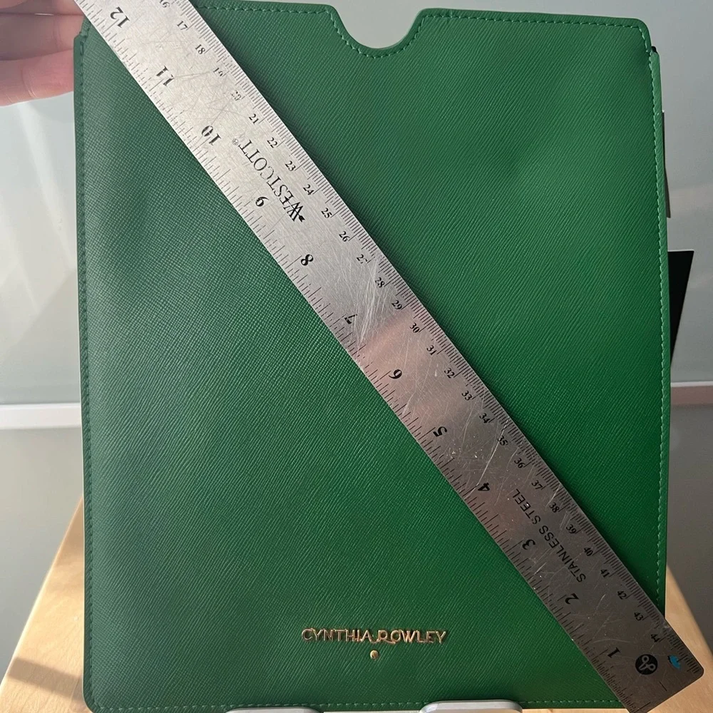 Cynthia Rowley Genuine Saffiano Leather iPad/Tablet Sleeve in Hunter Green
